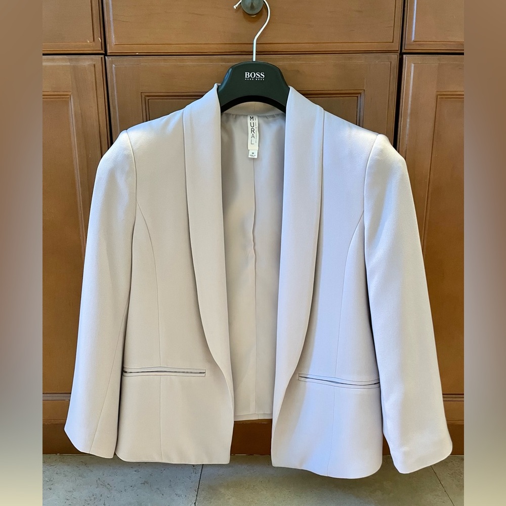 Beautiful pale lavender 3/4 sleeve blazer jacket